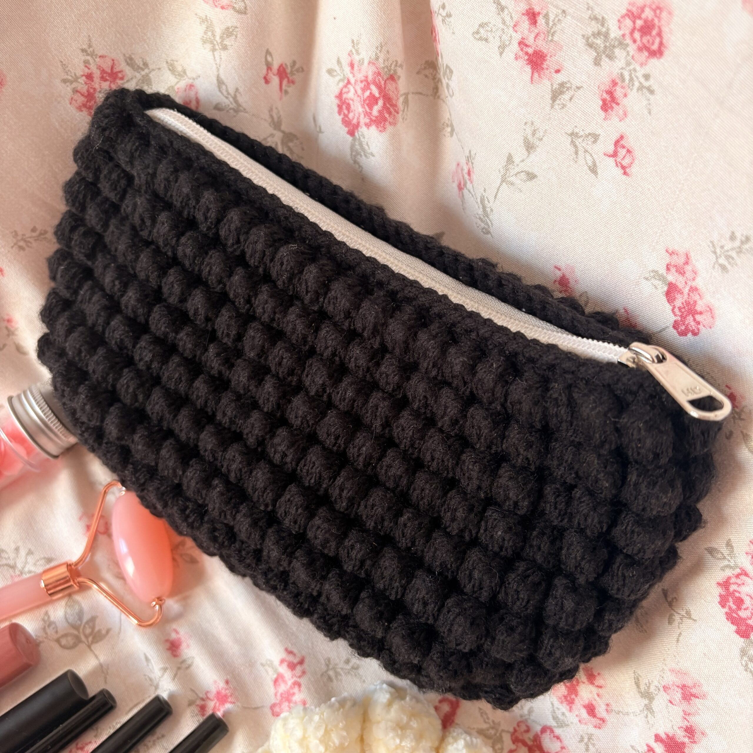 Bobble pouch in black - Image 3